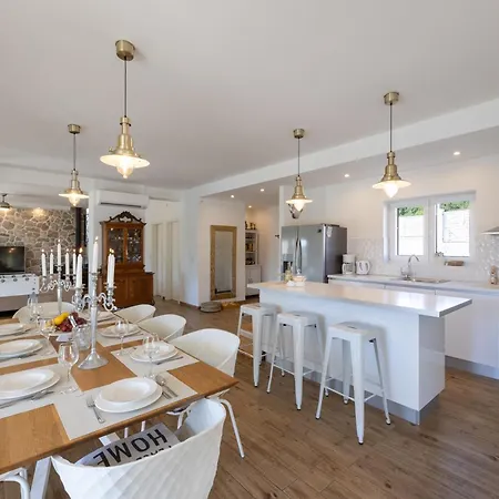 Olivia - Peaceful Family Paradise Near