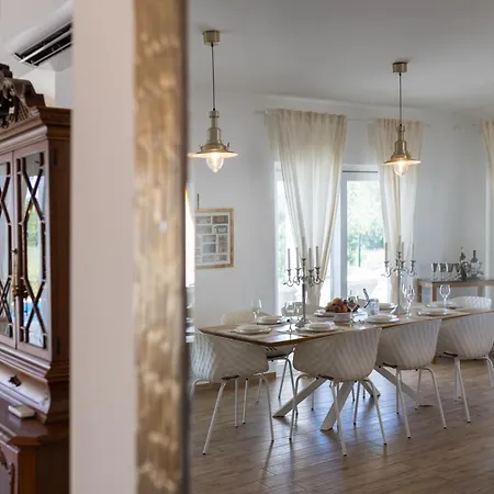 Olivia - Peaceful Family Paradise Near Willa *