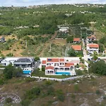 Olivia - Peaceful Family Paradise Near * Šestanovac