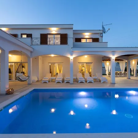 Olivia - Peaceful Family Paradise Near